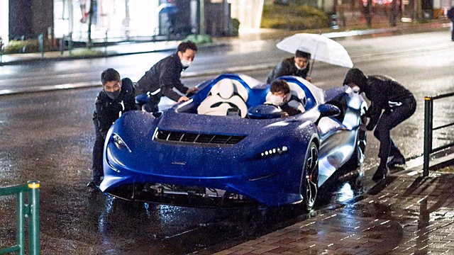 McLaren Elva точно не спасает под дождем