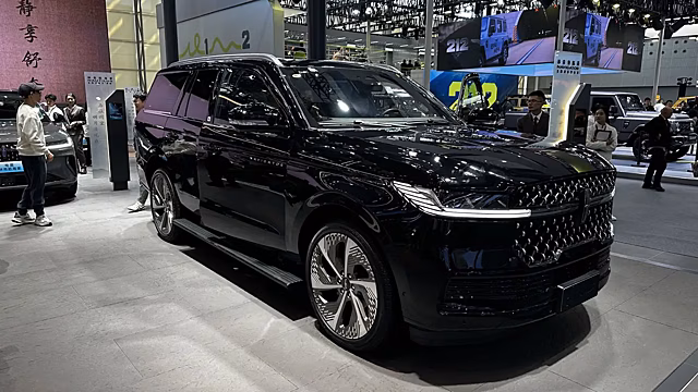 Бронированный Lincoln Navigator L не нашел покупателя на аукционе