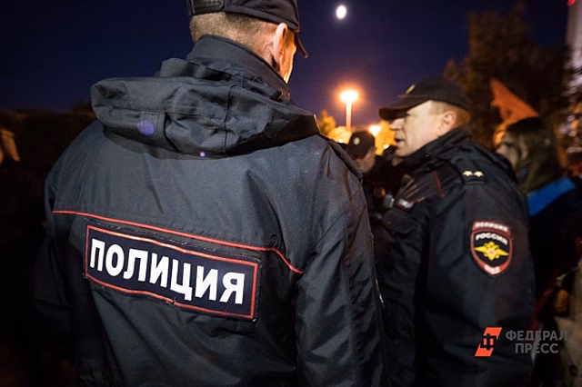 Неизвестный пытался поджечь военкомат во Владивостоке: его ищет полиция