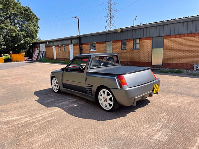Renault 5 GT выставили на продажу за 8 тысяч фунтов стерлингов