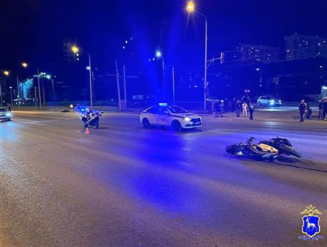 В Самаре столкнулись мотоциклы Suzuki и Honda - оба водителя в больнице