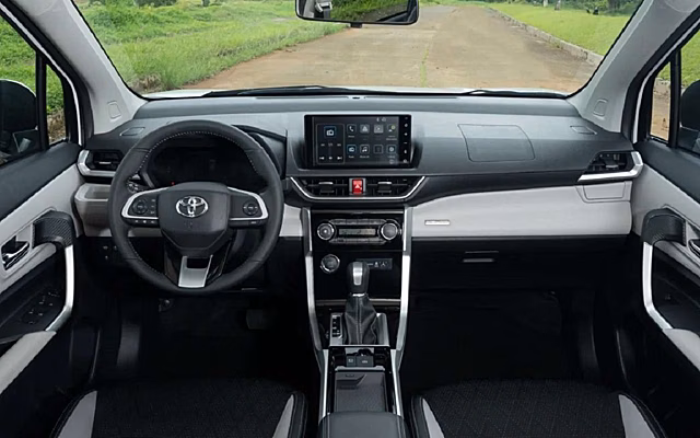 В РФ можно купить компактвэны Toyota Veloz от 2,9 млн рублей