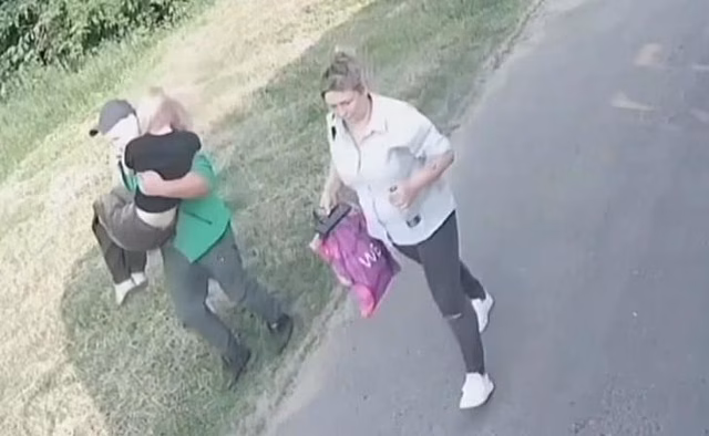 В Курске водитель автобуса помог потерявшей сознание девочке