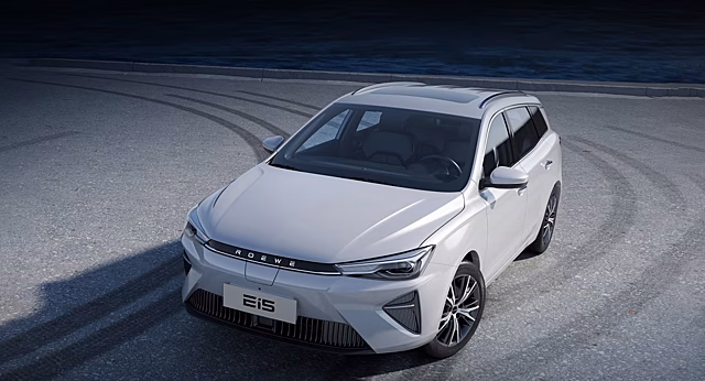 Roewe Ei5 продолжит карьеру с новыми экстерьером и салоном