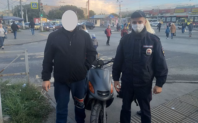 В Рязани полицейские задержали 36-летнего скутериста без прав