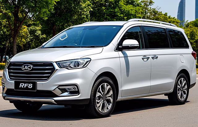 В ноябре в России появится минивэн JAC RF8