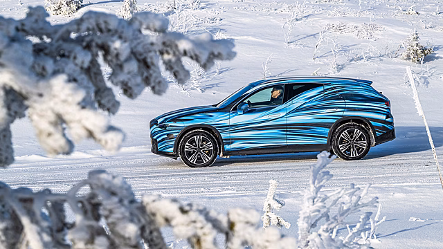 Mercedes-Benz показала фото нового электрического внедорожника GLC