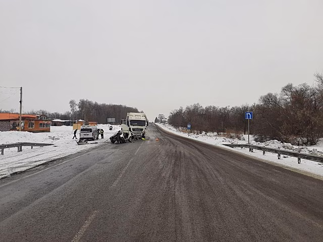 Полицейские устанавливают обстоятельства смертельного ДТП в Приморье