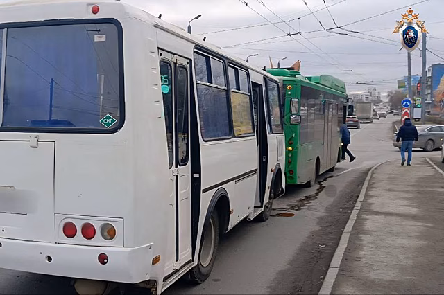 В центре Челябинска столкнулись два автобуса – пострадали пассажиры