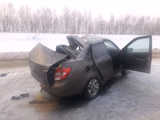 Под Петровском водитель «Гранты» врезался во встречную «ГАЗель» и погиб