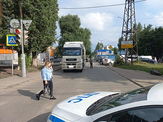 Около ТЦ «Оранжевый» в Заводском районе фура насмерть сбила 56-летнюю женщину