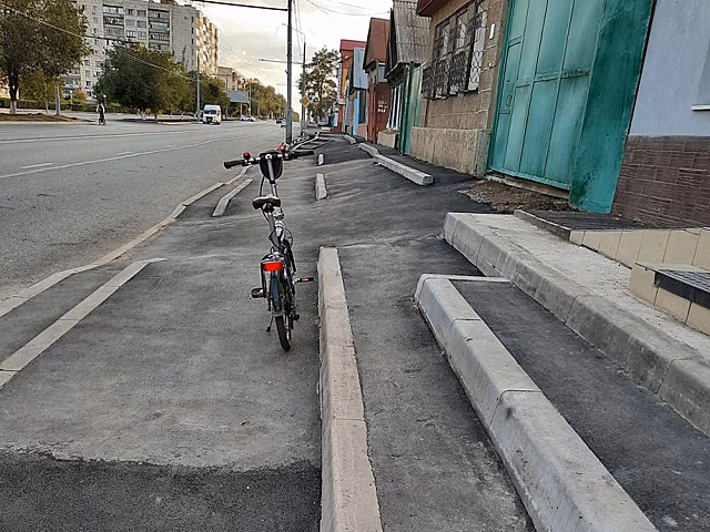 В Оренбурге на ул. Туркестанской поставят ограждение для пешеходов
