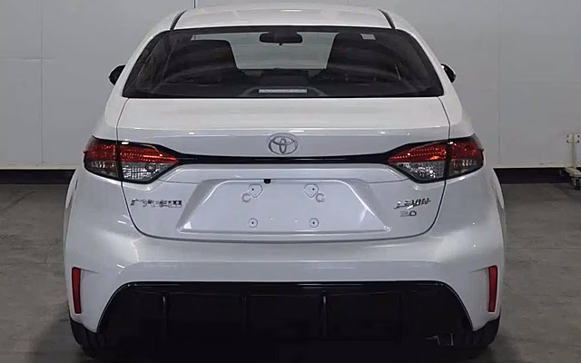 В Сети показали фото еще одной версии Toyota Corolla нового поколения