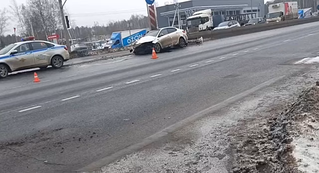 Женщина пострадала в жестком ДТП с большегрузом в Нижнем Новгороде