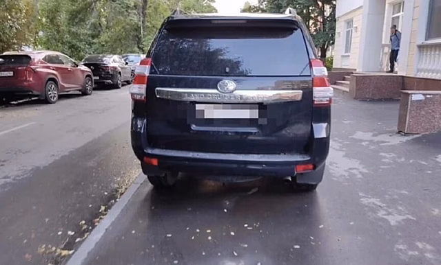 В Октябрьском районе Саратова заплатят штрафы 65 нарушителей парковки