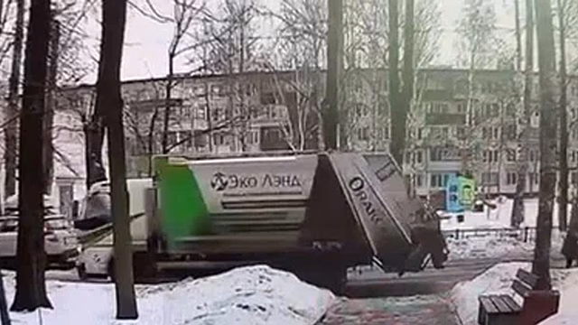 Водителя мусоровоза будут судить за сбитую насмерть пенсионерку
