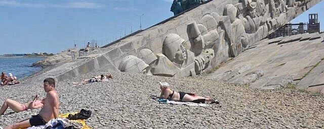 Пляж «Малая Земля» в Новороссийске закрыли после жалоб активистов на отдыхающих