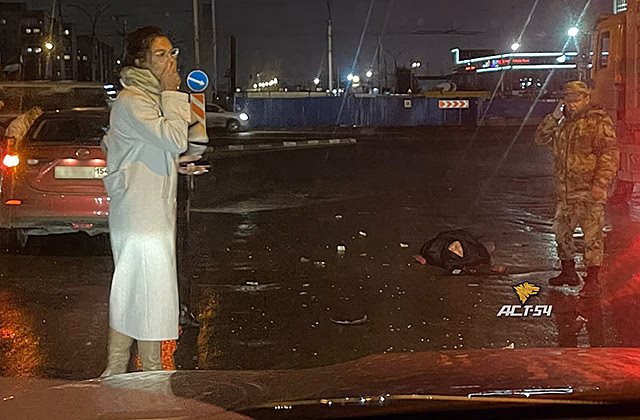 В Новосибирске водитель сбила мужчину: он занимался попрошайничеством на дороге