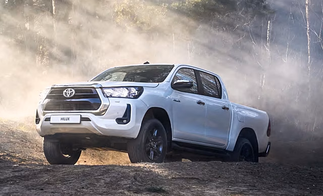 Toyota выпустит электрифицированную версию популярного пикапа