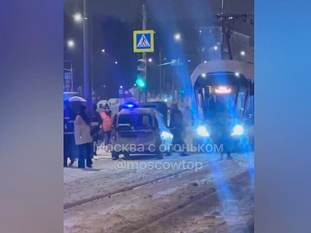 Трамваи задерживались на Ломоносовском проспекте из-за ДТП