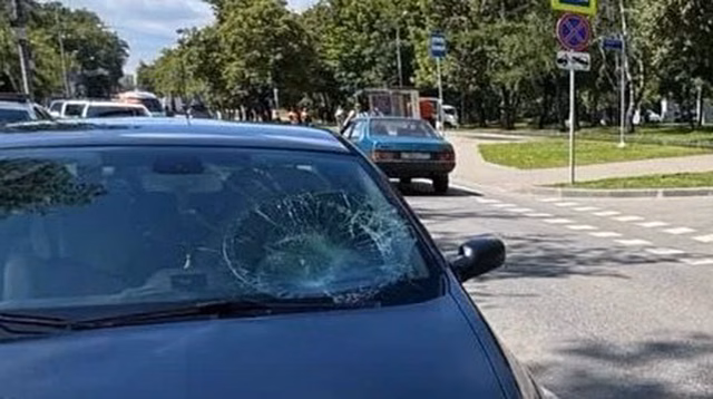 Водитель машины Renault сбил женщину на Байкальской улице на востоке Москвы