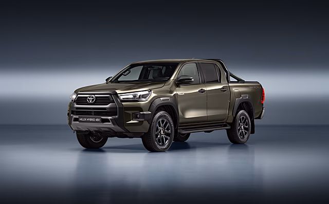 Новый Toyota Hilux раскрывает свои секреты