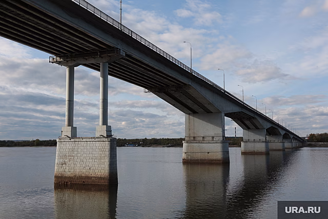 Пермяк спрыгнул с Коммунального моста в Каму