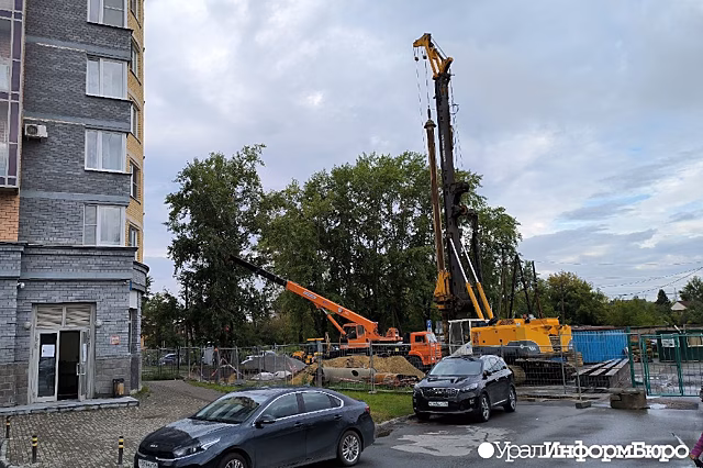 Жители Екатеринбурга заподозрили "Атомстройкомплекс" в захвате территории