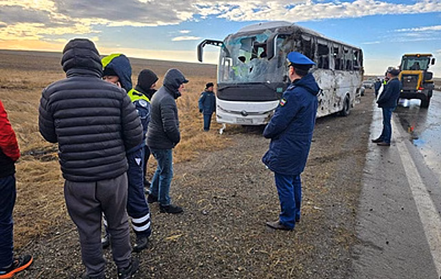 На Урале пострадали трое пассажиров опрокинувшегося автобуса