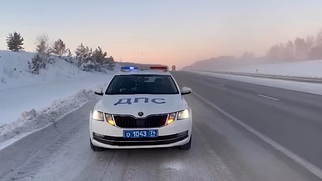 В Челябинской области снегопад парализовал движение на М-5
