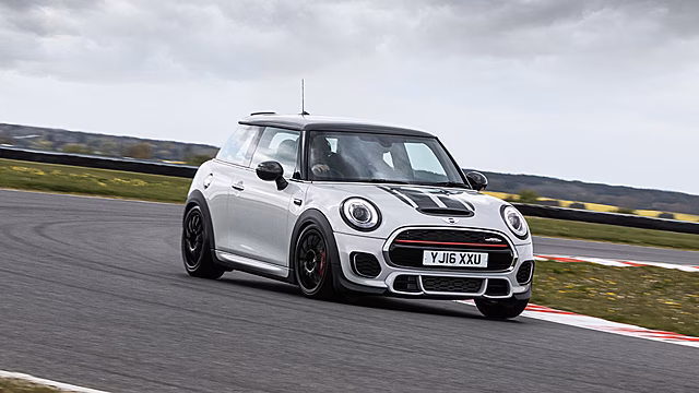 Мощнейший хэтчбек MINI приспособили для трека