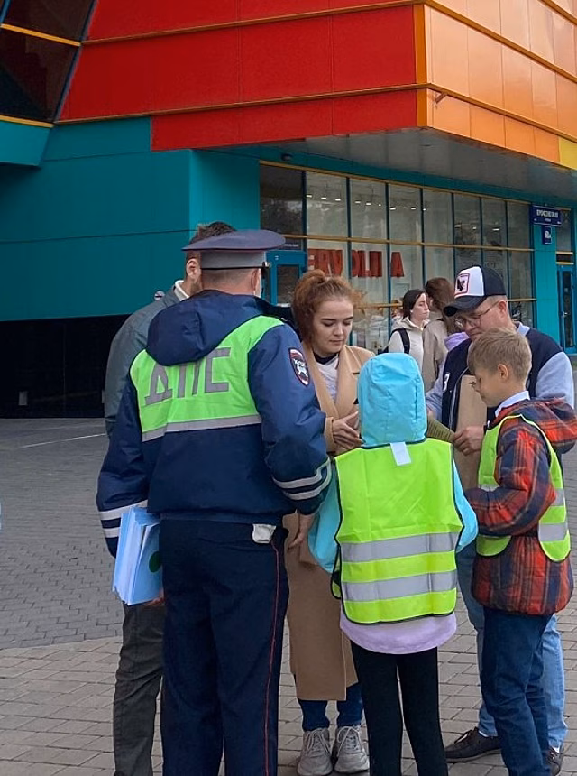 В Ульяновской области для детей из ЛНР и ДНР сотрудники Госавтоинспекции организовали мероприятие «Будь ярким! Стань заметным!»