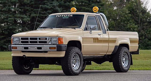 На торги выставлен пикап Toyota 4x4 образца 1986 года