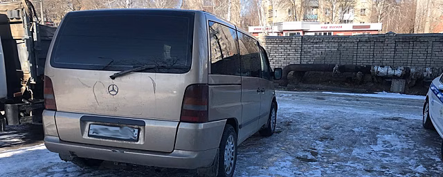 Припаркованный Mercedes в Тамбове задавил владельца