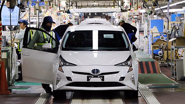 Toyota приостановила производство на шести заводах