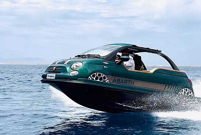 Abarth Offshore — официально лицензированный катер в форме хотхэтча Abarth