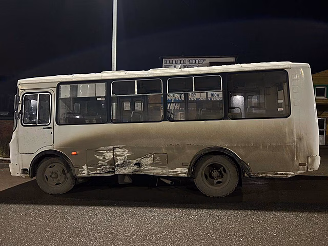 Легковушка врезалась в автобус в Сарапуле
