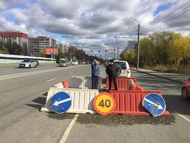 На просевшей дороге в Челябинске ограничили движение