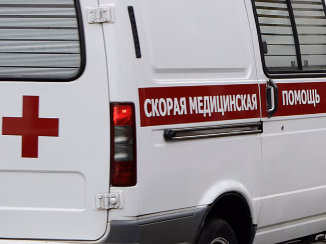 Алтайские школьники отравились жидкостью из найденной бутылки