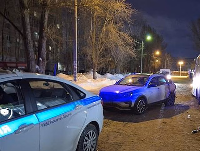 В Тольятти после столкновения Lada Vesta и ГАЗ госпитализировали двух человек