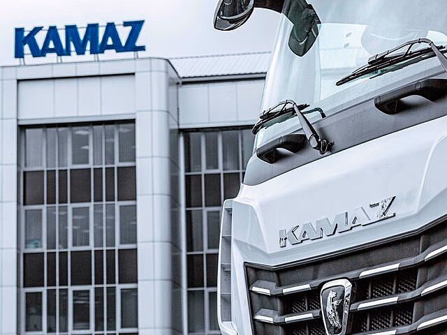 Полностью беспилотные "КамАЗы" выдут на дороги в 2028 году