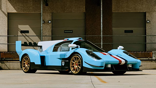 Scuderia Cameron Glickenhaus представила SCG 007S — дорожный вариант гоночного гиперкара, который получил 1000-сильный 6,2-литровый V8 и 7-ступенчатую роботизированную коробку передач.