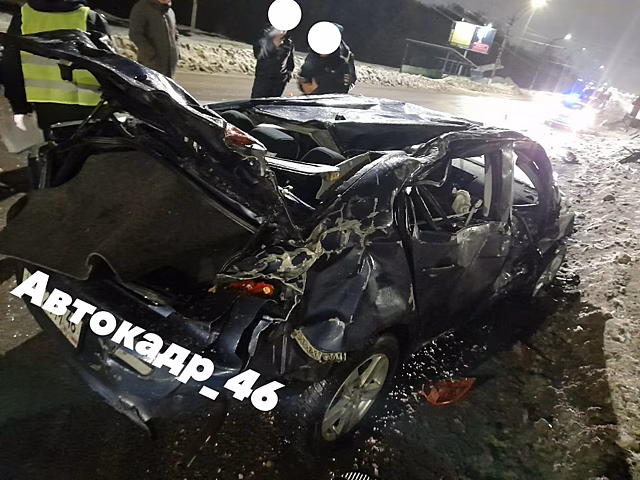 В Курске автомобиль перевернулся на крышу в результате ДТП