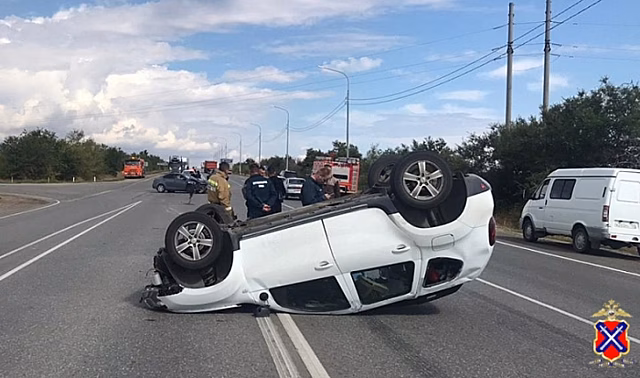 В тройном ДТП под Волгоградом пострадали четыре человека
