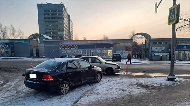 Пожилая автоледи спровоцировала аварию в Вологде