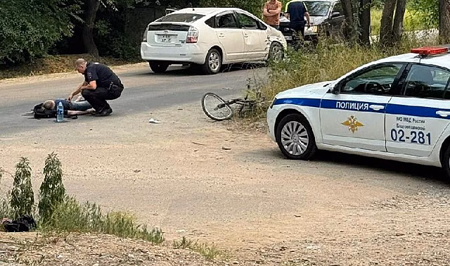 В Благовещенске иномарка насмерть сбила 57-летнего велосипедиста