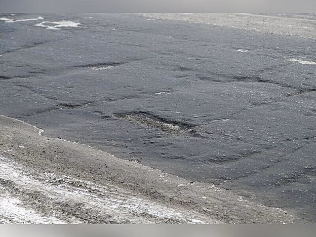 В Чите грузовик ушел «под асфальт»