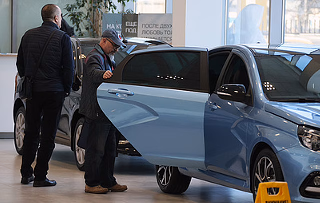 "Рольф" не ждет скачка продаж новых легковых авто в 2026 году