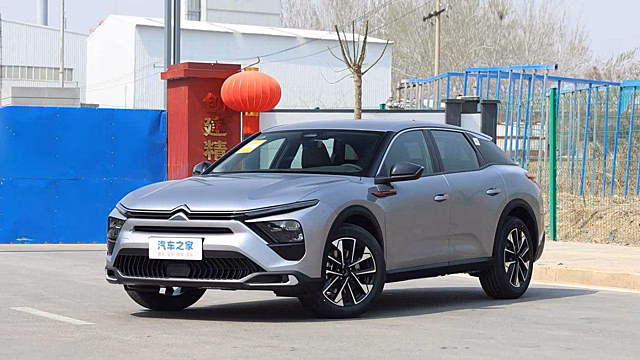 В РФ стартовали продажи практичной модели Citroen C5X