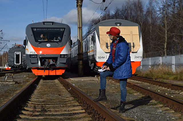 В Лобне столкнулись автобус и тепловоз: пострадала женщина
